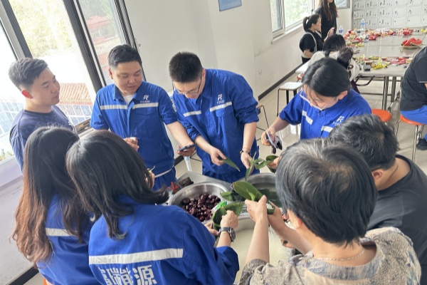 6008集团官方网站悦都包粽子1_副本.jpg